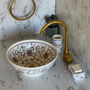 Vasque marocaine en céramique peinte à la main — Artisanat authentique de Fès