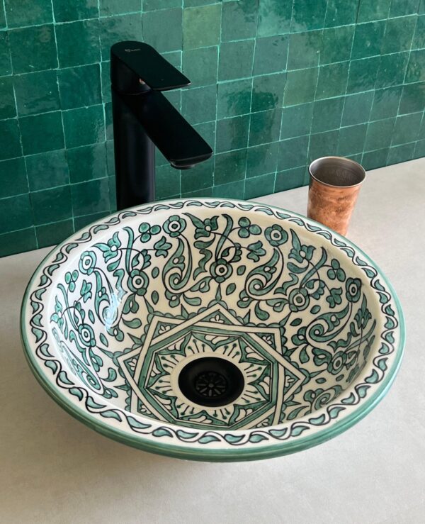 Lavabo en céramique fait main — Élégance méditerranéenne
